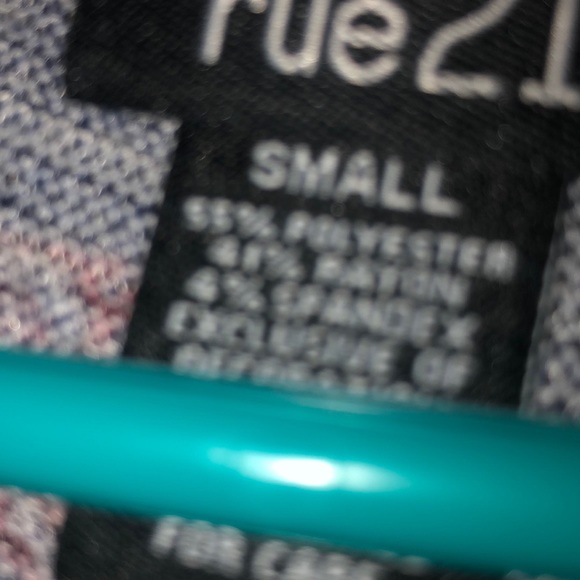 Size S Patterned Top - Picture 5 of 6